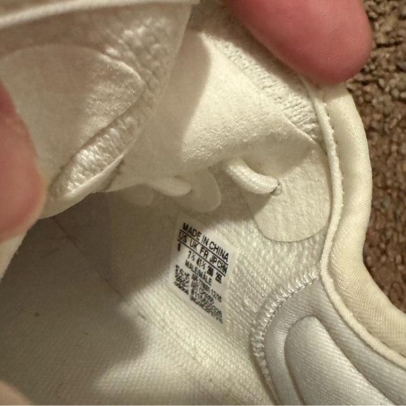 Men’s Yeezy Adidas Shoes - Picture 5 of 5